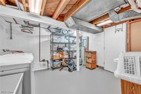 6284 Holburn Road Parma OH 44129