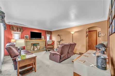 6284 Holburn Road Parma OH 44129