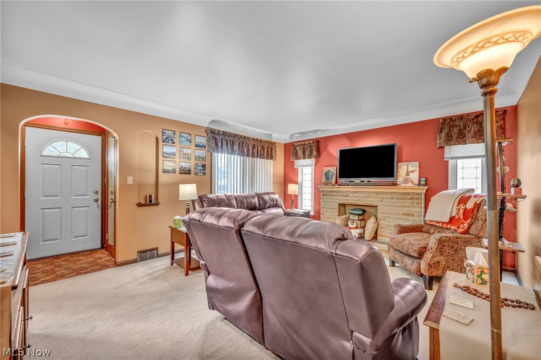 6284 Holburn Road Parma OH 44129