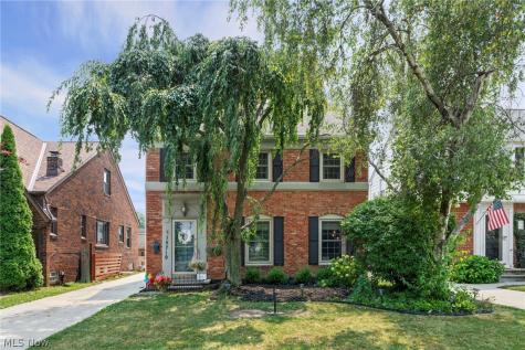 15719 Fernway Avenue Cleveland OH 44111