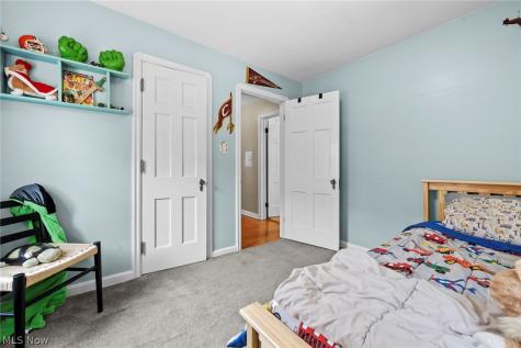 15719 Fernway Avenue Cleveland OH 44111