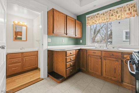 44 Agate Place Akron OH 44305