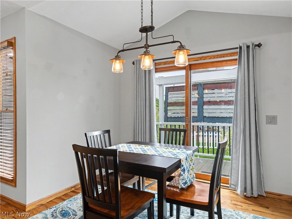 568 Breiton Circle Barberton OH 44203