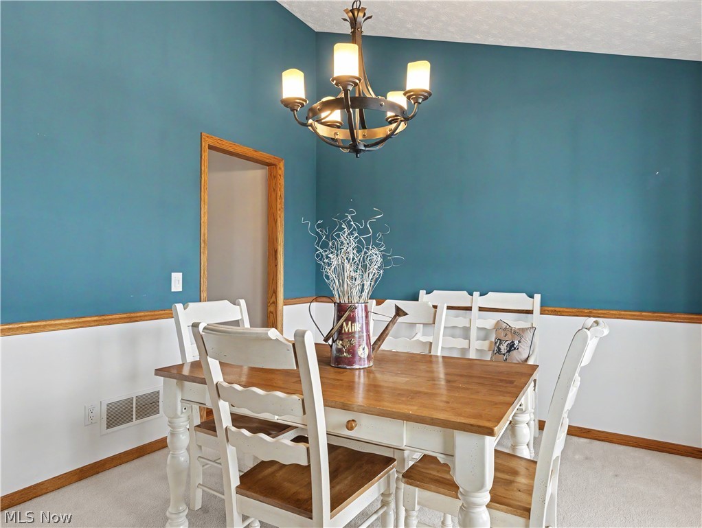 568 Breiton Circle Barberton OH 44203