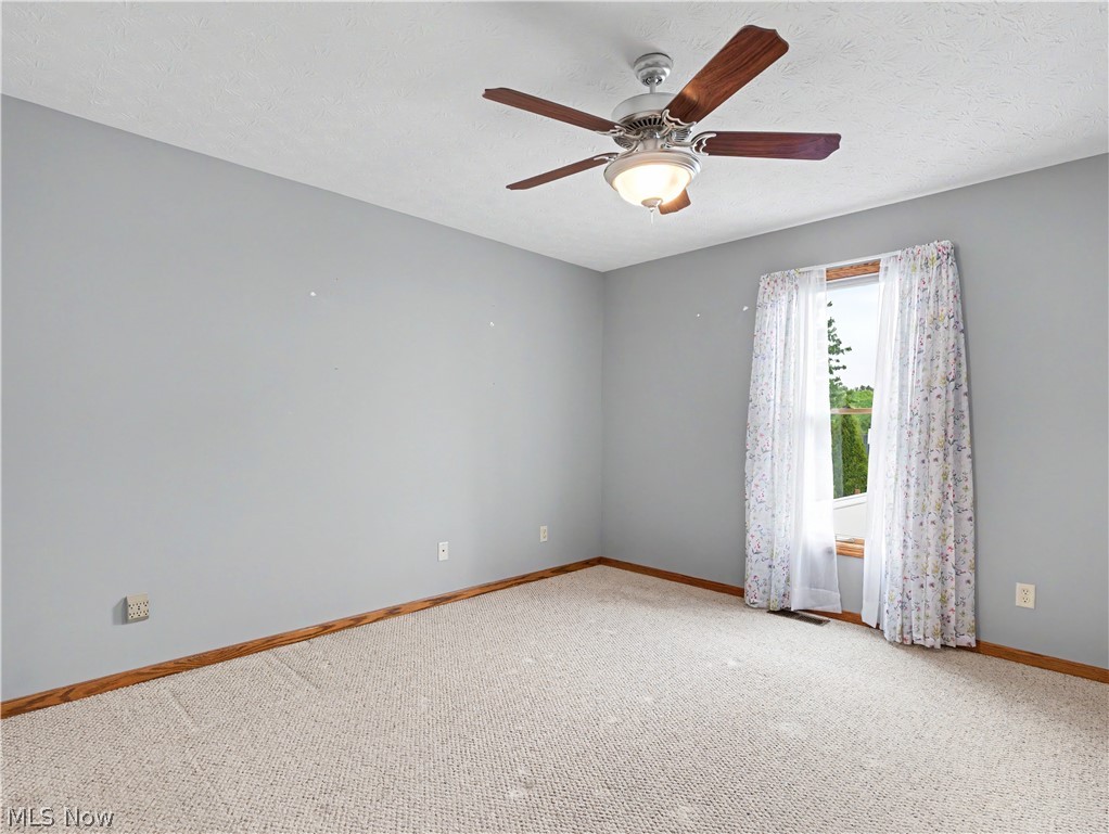 568 Breiton Circle Barberton OH 44203
