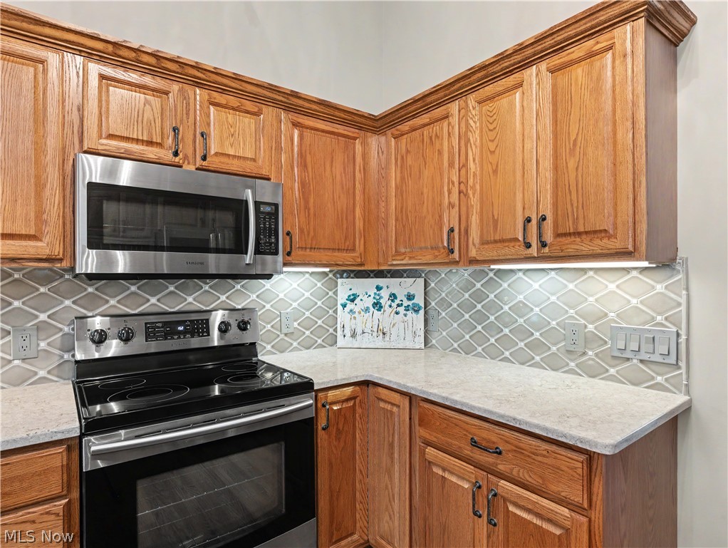 568 Breiton Circle Barberton OH 44203