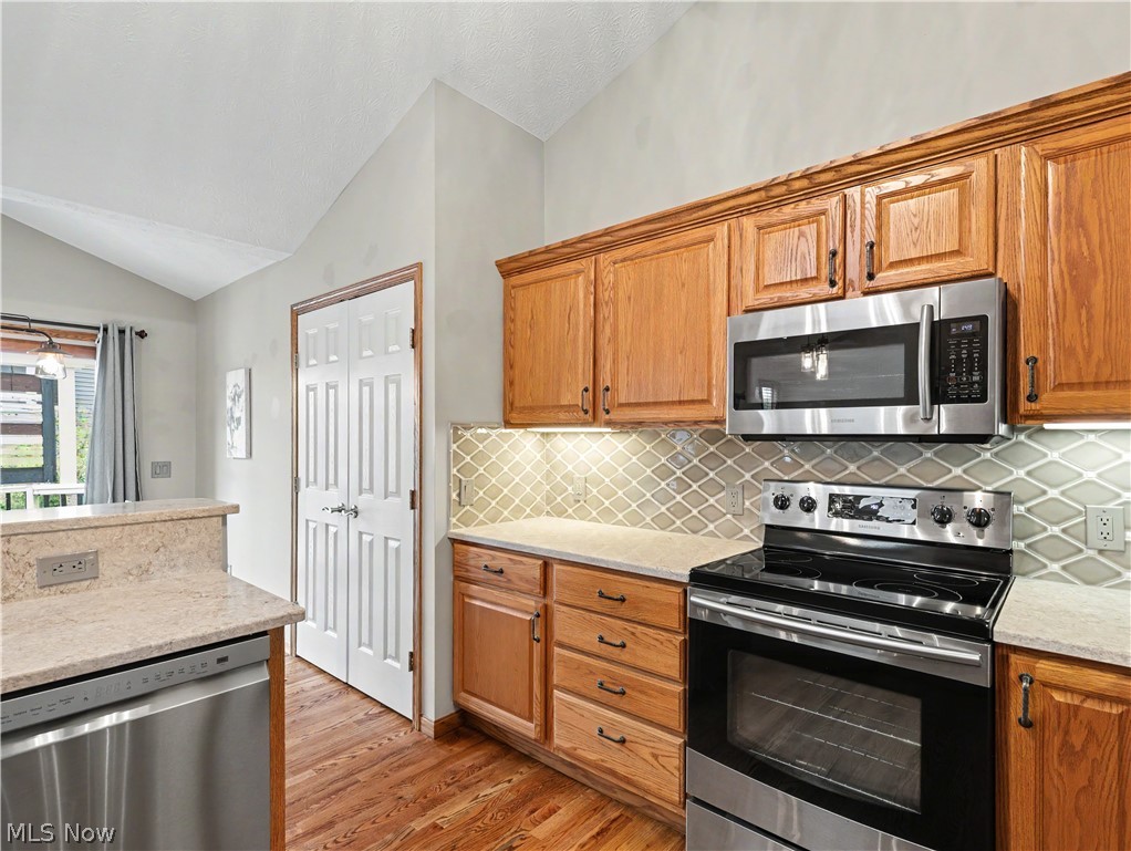 568 Breiton Circle Barberton OH 44203