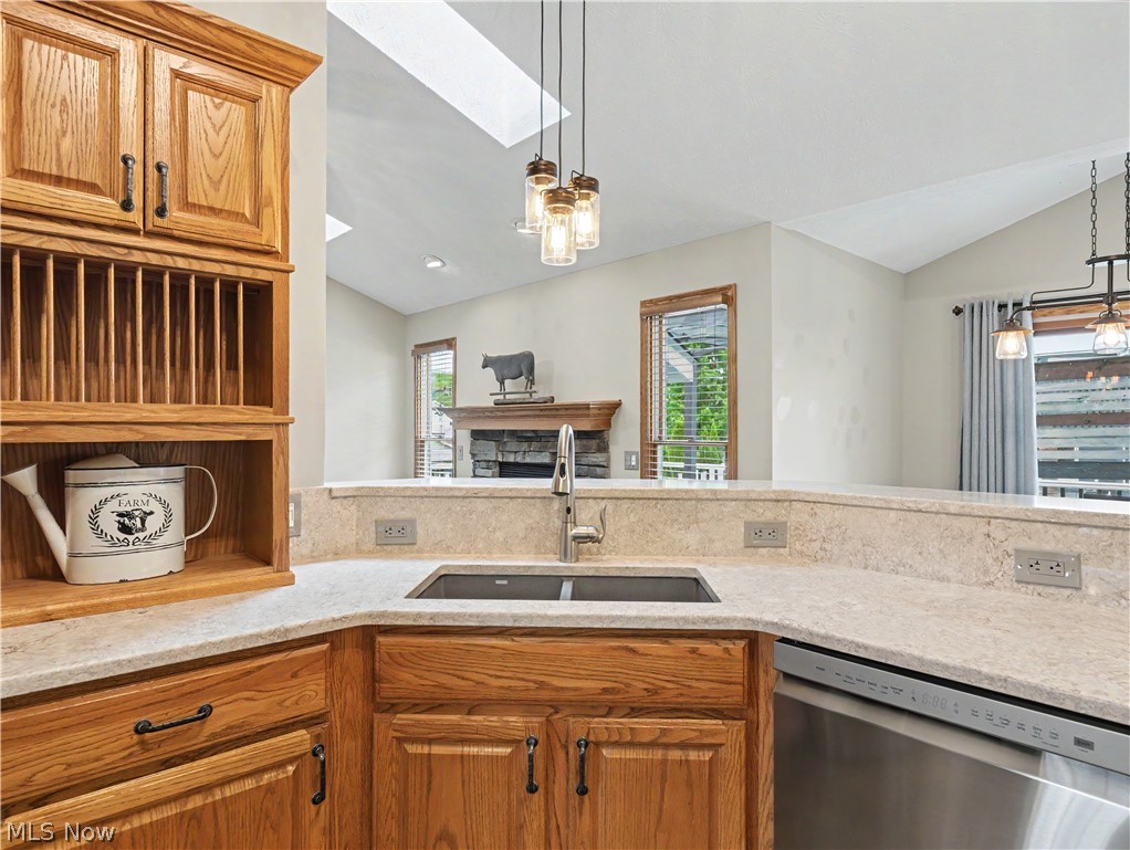 568 Breiton Circle Barberton OH 44203