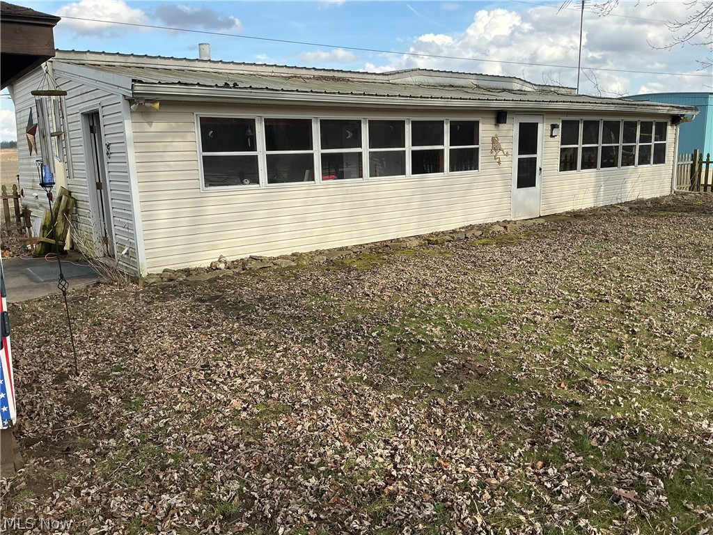 9385 N River Road Dresden OH 43821