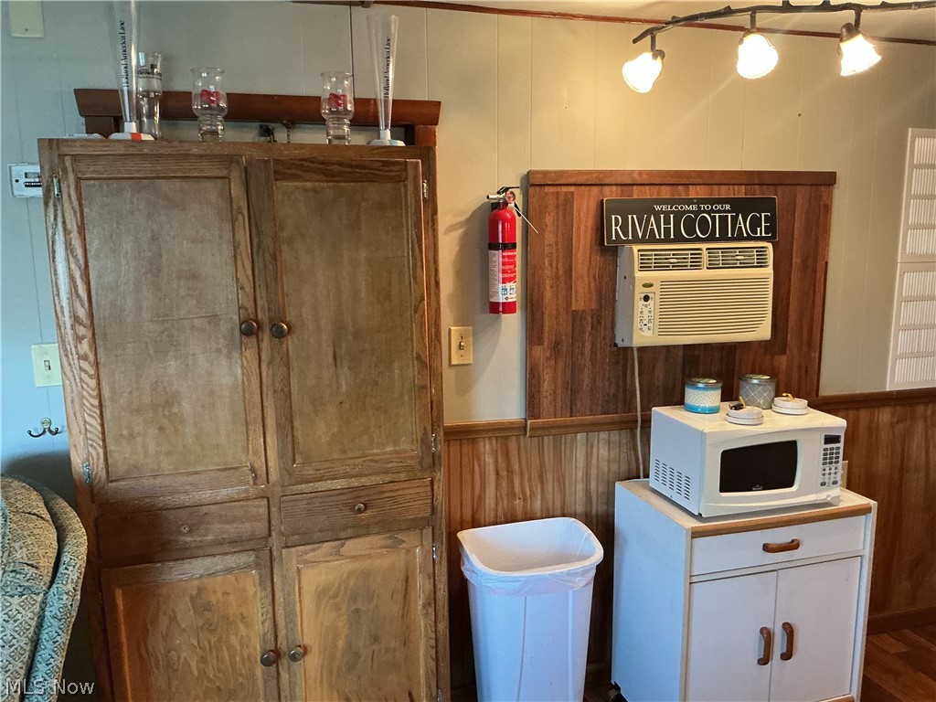 9385 N River Road Dresden OH 43821