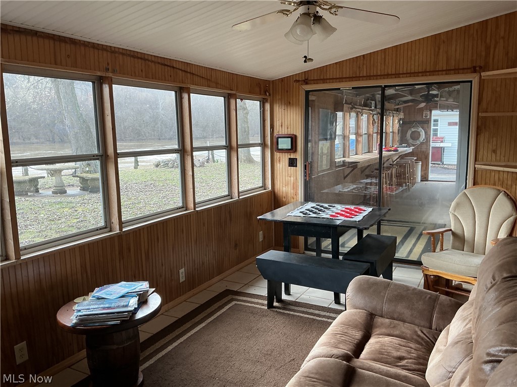 9385 N River Road Dresden OH 43821