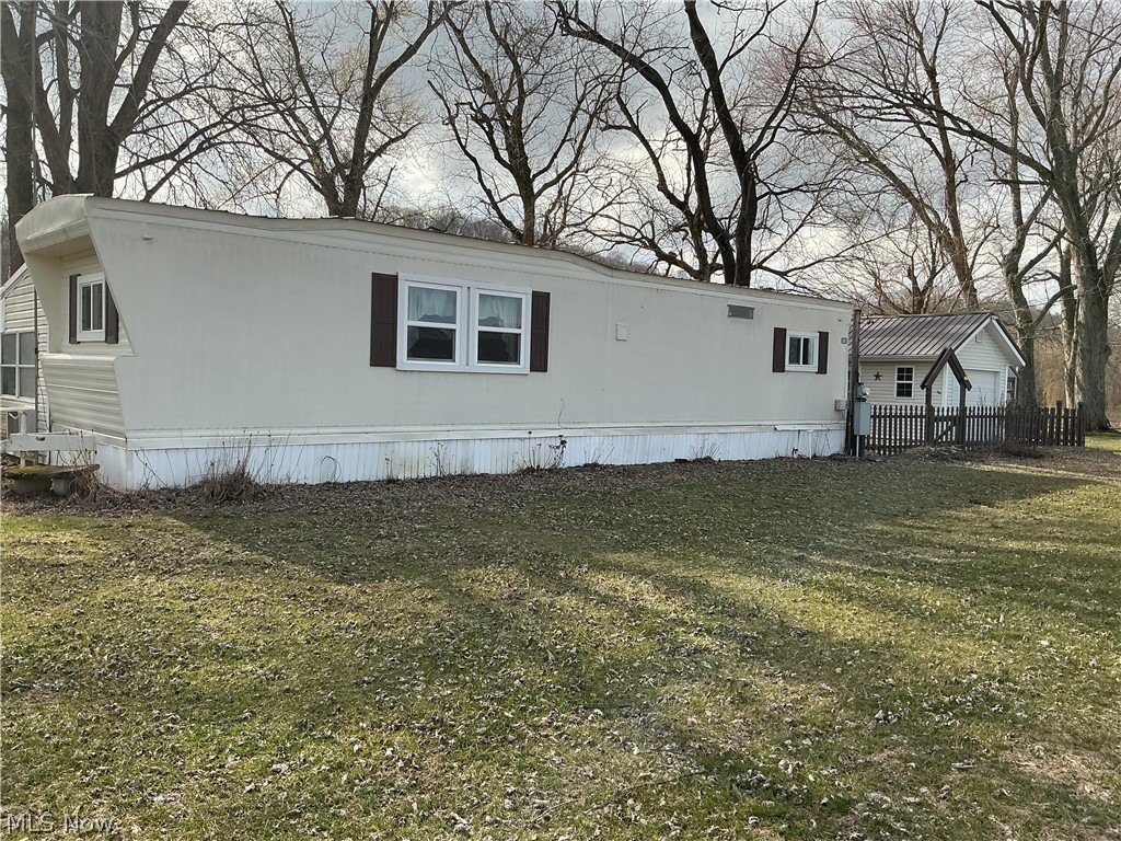 9385 N River Road Dresden OH 43821