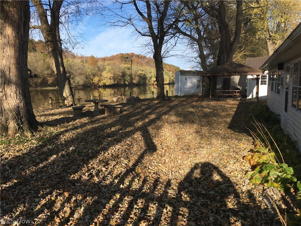 9385 N River Road Dresden OH 43821