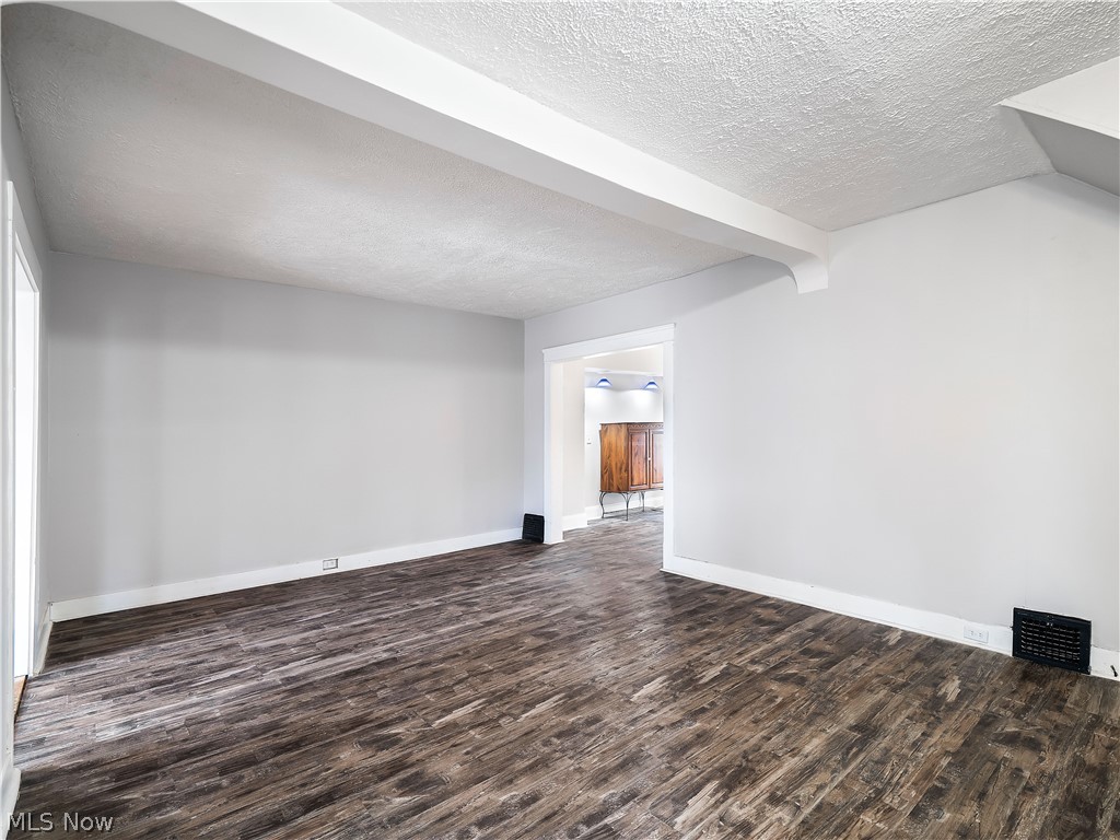 1821 Kenneth Avenue Cleveland OH 44109