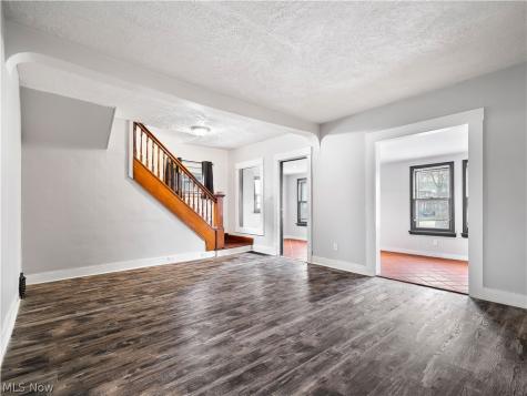 1821 Kenneth Avenue Cleveland OH 44109
