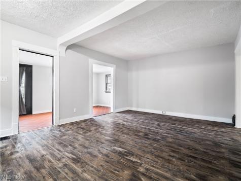 1821 Kenneth Avenue Cleveland OH 44109