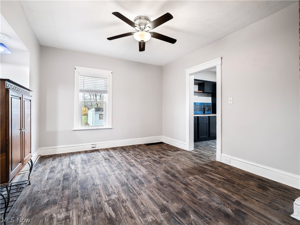 1821 Kenneth Avenue Cleveland OH 44109