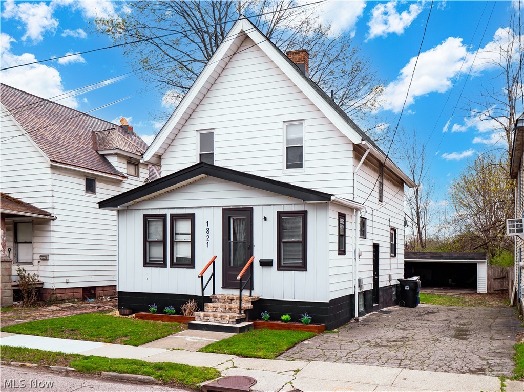 1821 Kenneth Avenue Cleveland OH 44109