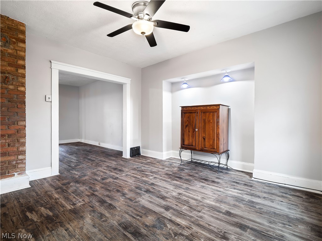 1821 Kenneth Avenue Cleveland OH 44109