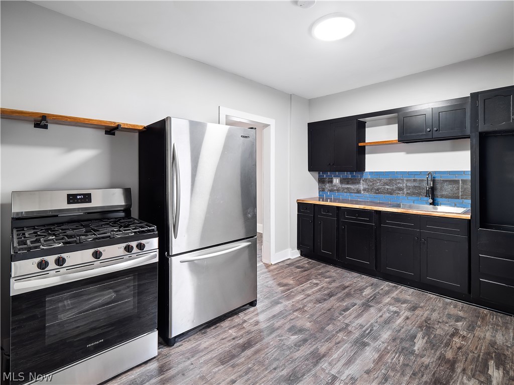 1821 Kenneth Avenue Cleveland OH 44109