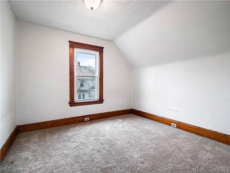 1821 Kenneth Avenue Cleveland OH 44109