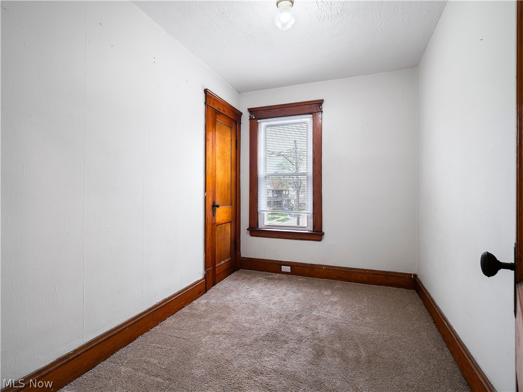 1821 Kenneth Avenue Cleveland OH 44109