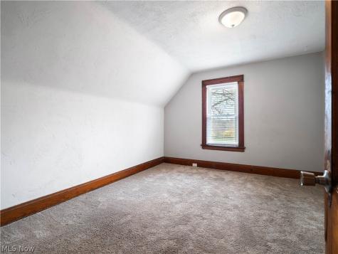 1821 Kenneth Avenue Cleveland OH 44109