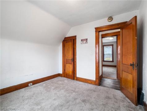 1821 Kenneth Avenue Cleveland OH 44109