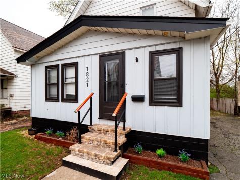 1821 Kenneth Avenue Cleveland OH 44109