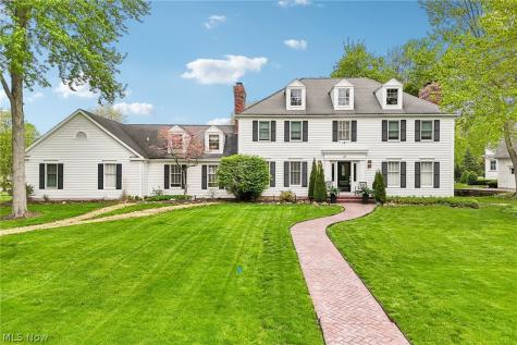 44 Pinewood Lane Hudson OH 44236