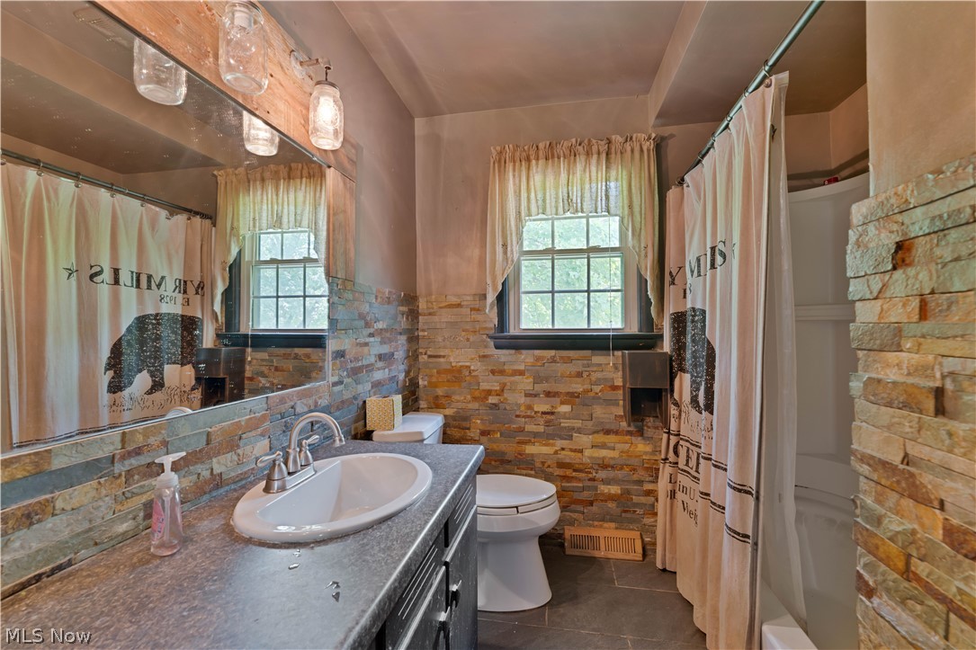 5349 Middletown Road E New Middletown OH 44442