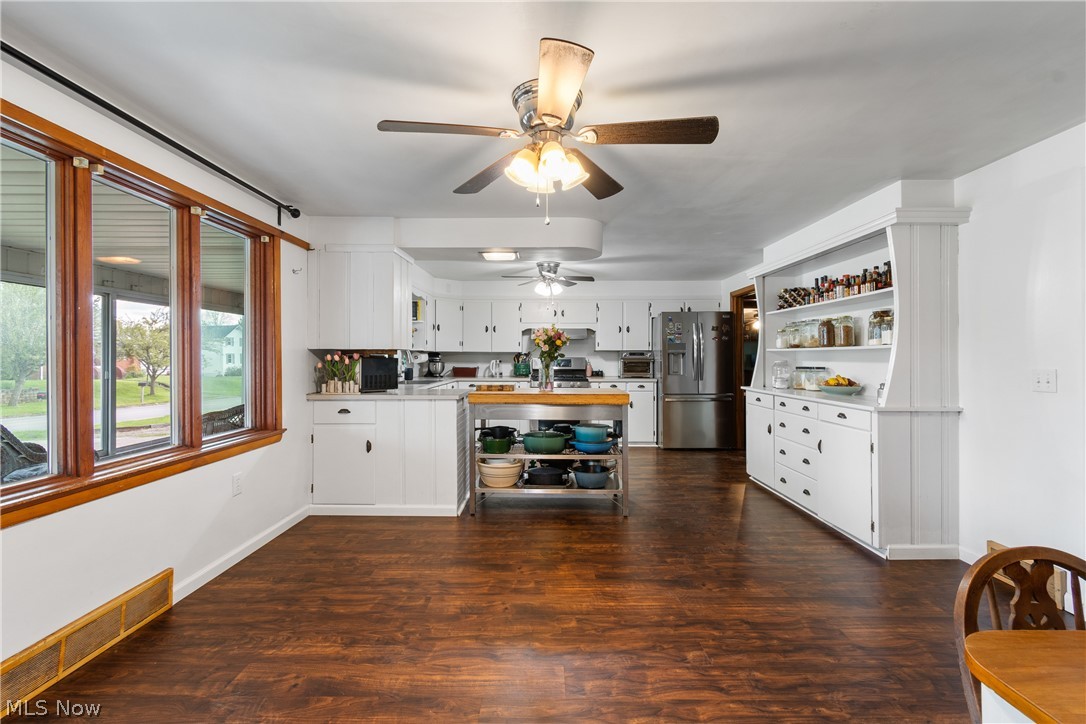 527 W Main Street Dalton OH 44618