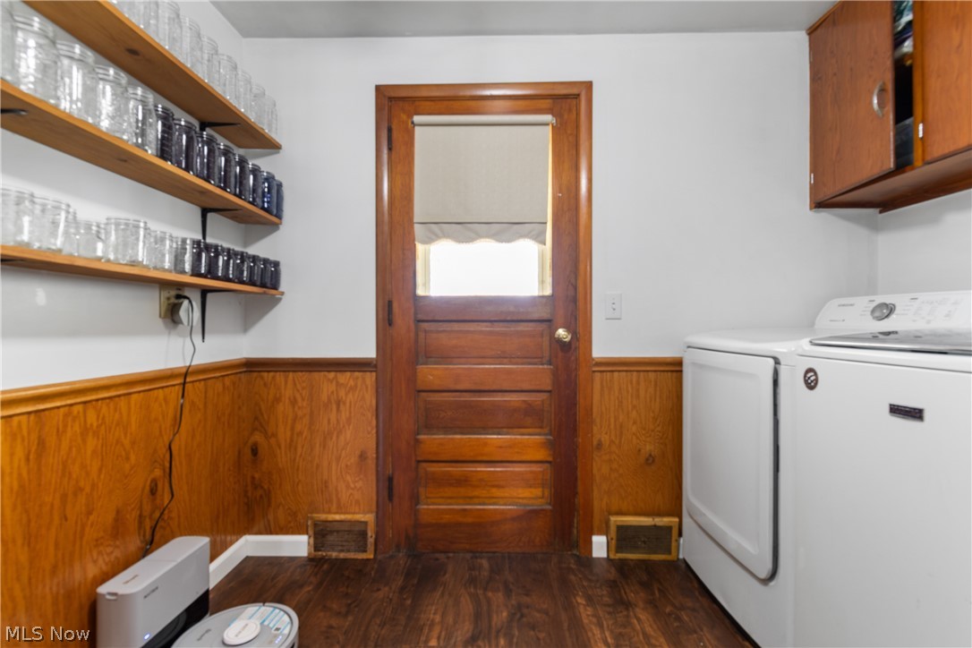 527 W Main Street Dalton OH 44618