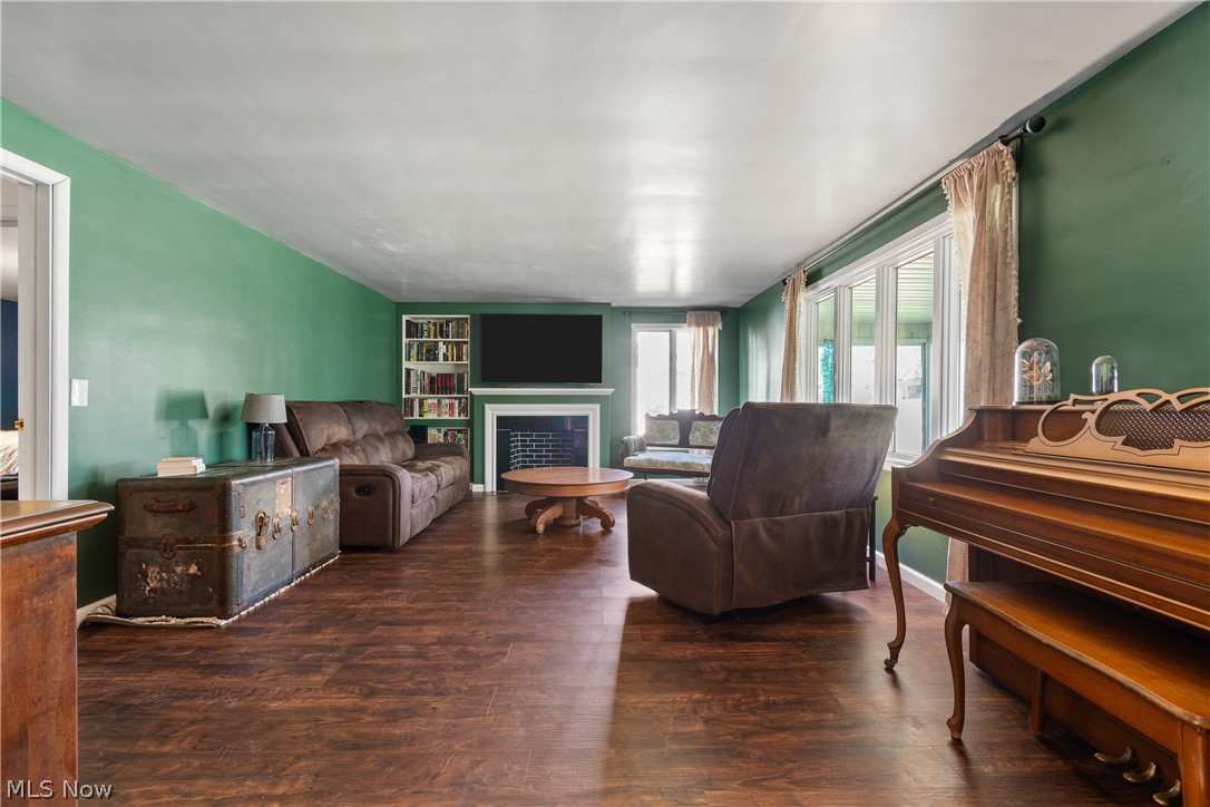527 W Main Street Dalton OH 44618
