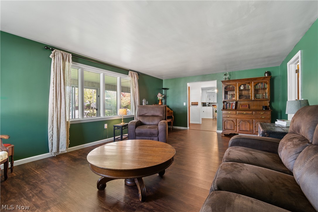 527 W Main Street Dalton OH 44618