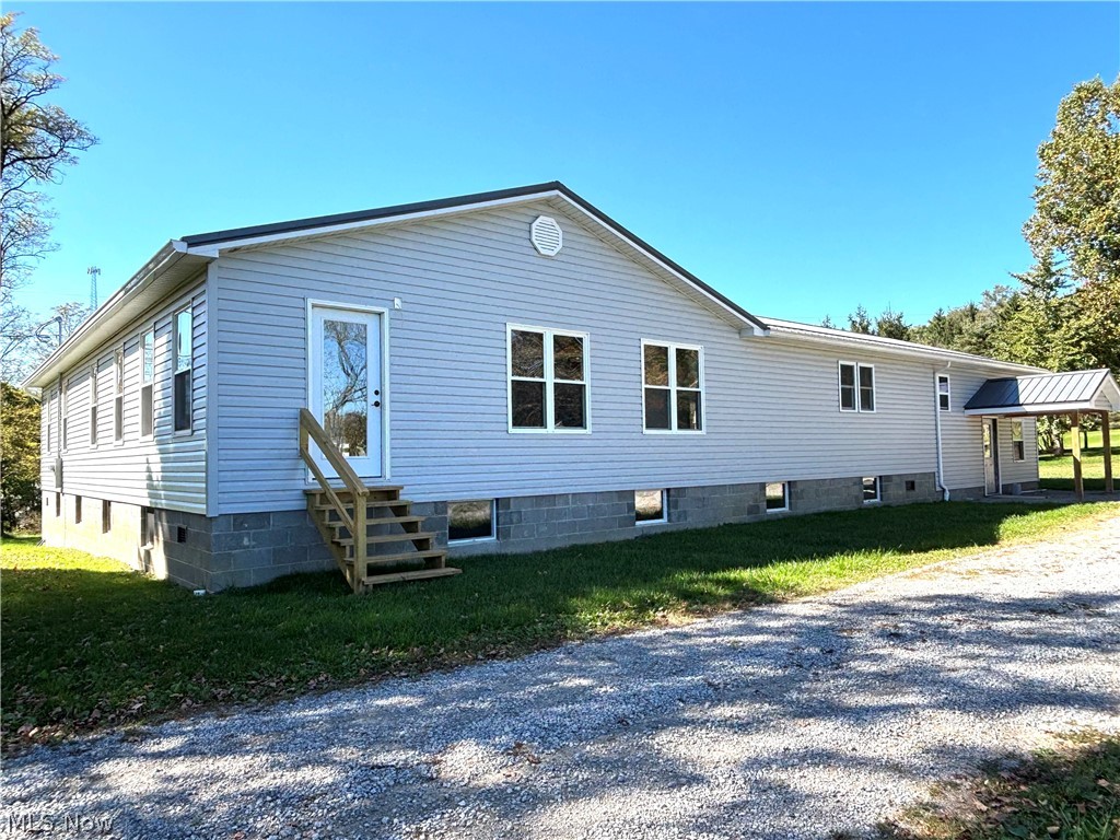 4585 Hawkins Road New Waterford OH 44445