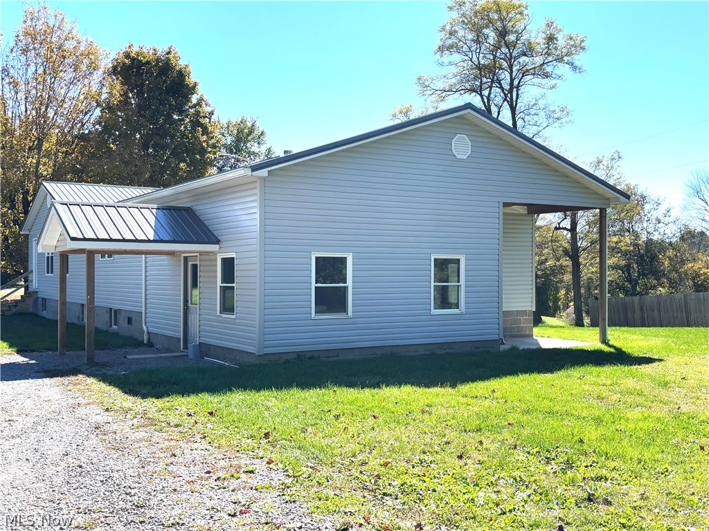 4585 Hawkins Road New Waterford OH 44445