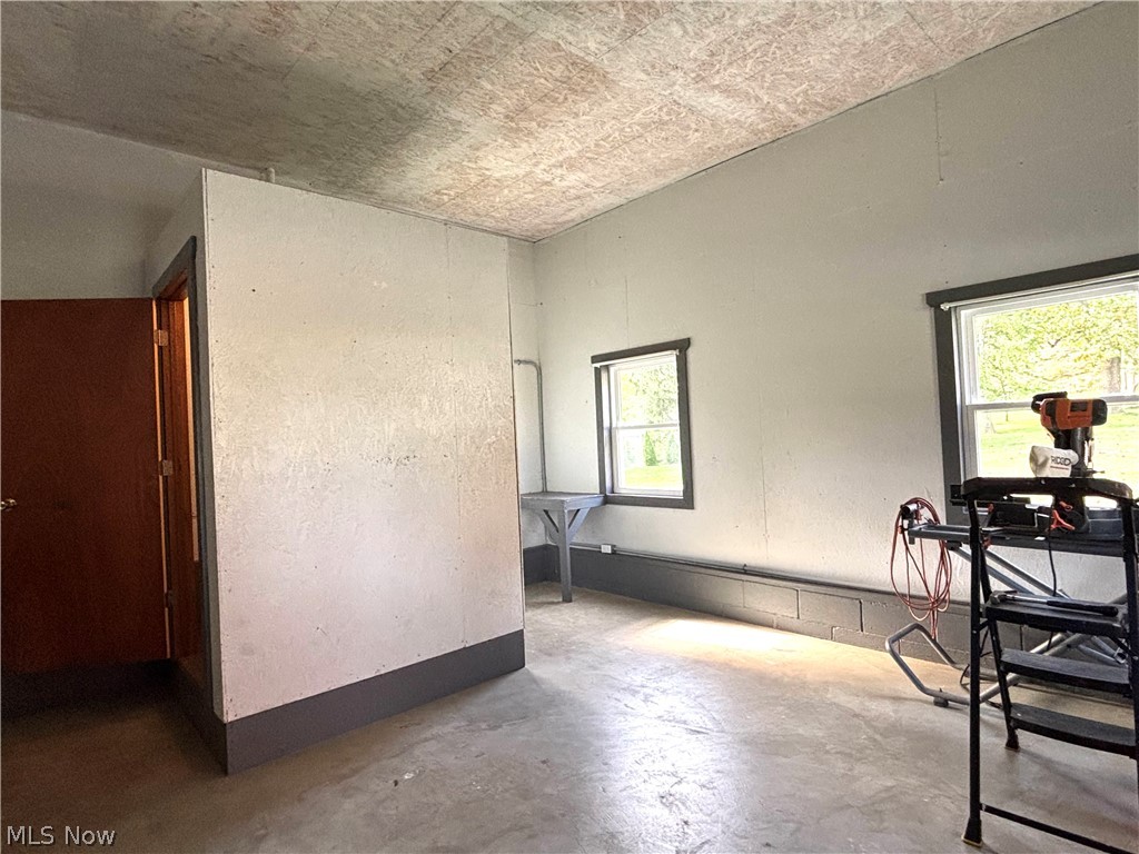 4585 Hawkins Road New Waterford OH 44445
