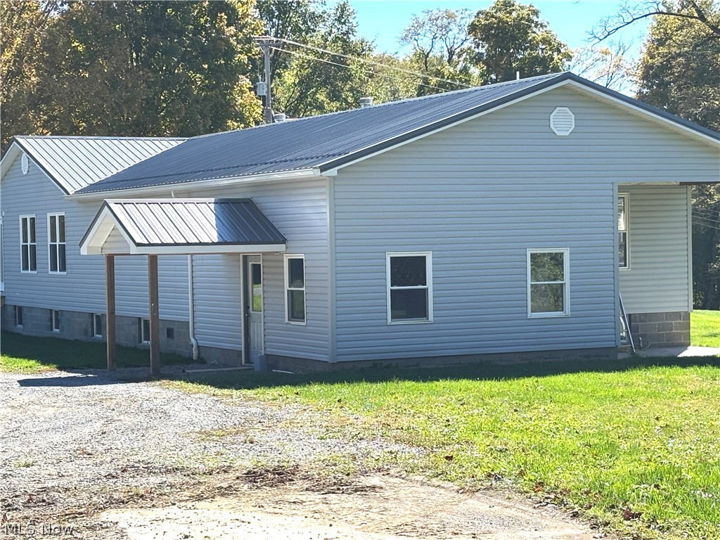 4585 Hawkins Road New Waterford OH 44445
