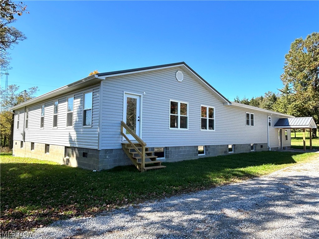 4585 Hawkins Road New Waterford OH 44445