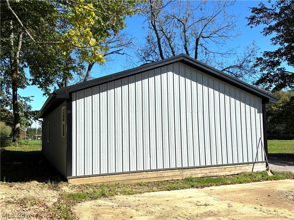 4585 Hawkins Road New Waterford OH 44445