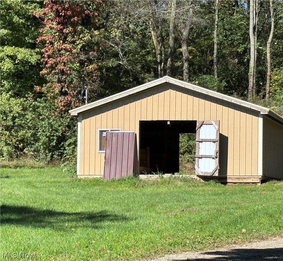 4585 Hawkins Road New Waterford OH 44445