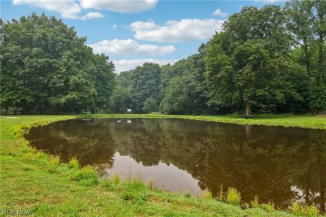 18592 Edwards Road Doylestown OH 44230