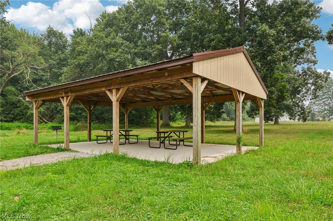 18592 Edwards Road Doylestown OH 44230