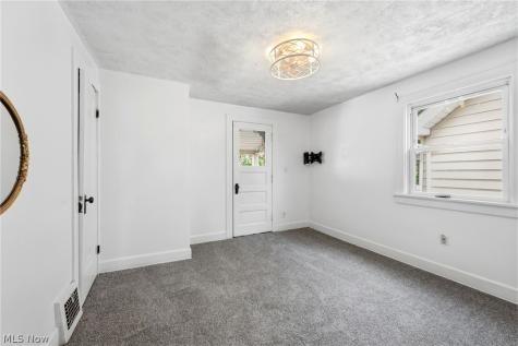 4948 E 106th Street Garfield Heights OH 44125