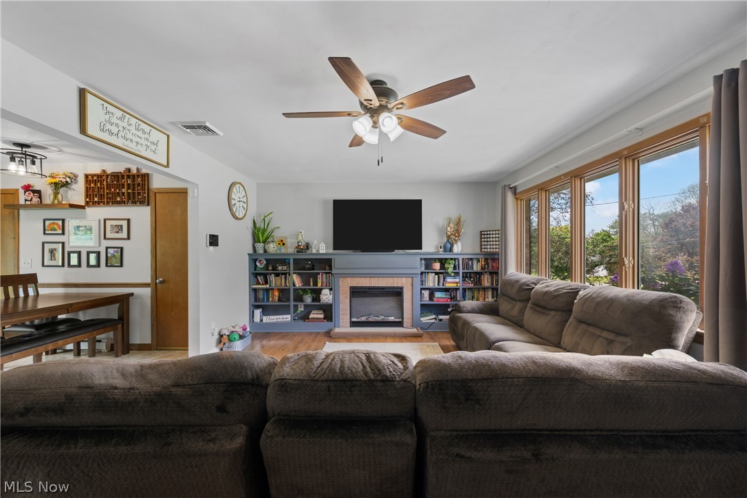 1356 Glennview Street NE Canton OH 44721