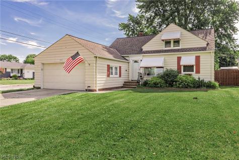 1649 Gilbert Drive Mayfield Heights OH 44124