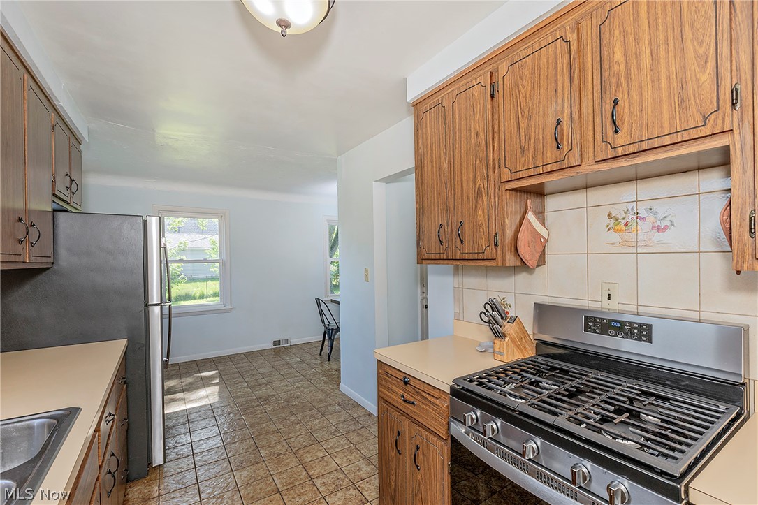1649 Gilbert Drive Mayfield Heights OH 44124