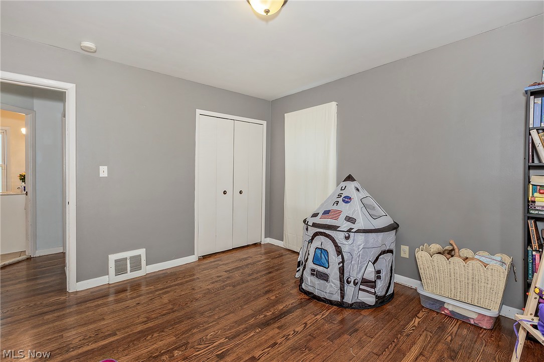 1649 Gilbert Drive Mayfield Heights OH 44124