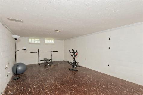 1649 Gilbert Drive Mayfield Heights OH 44124